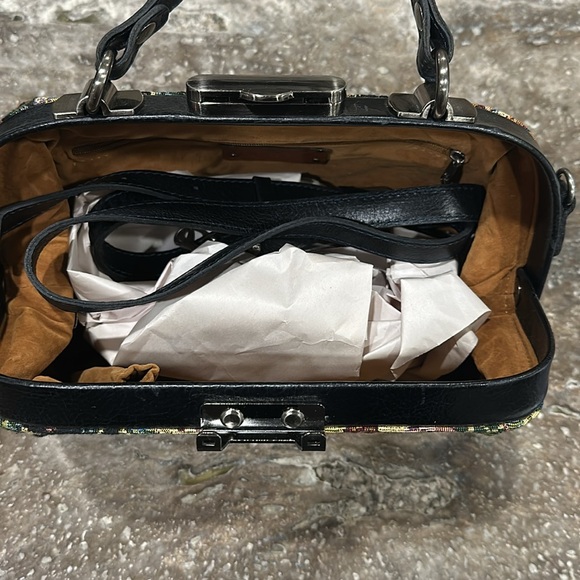 Patricia Nash Tapestry handbag in Like New Condition - Picture 6 of 9